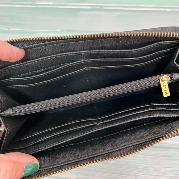 Fossil Leather Wallet NWOT - Picture 3 of 6